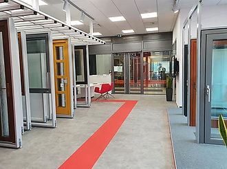 Foto z otevření showroomu